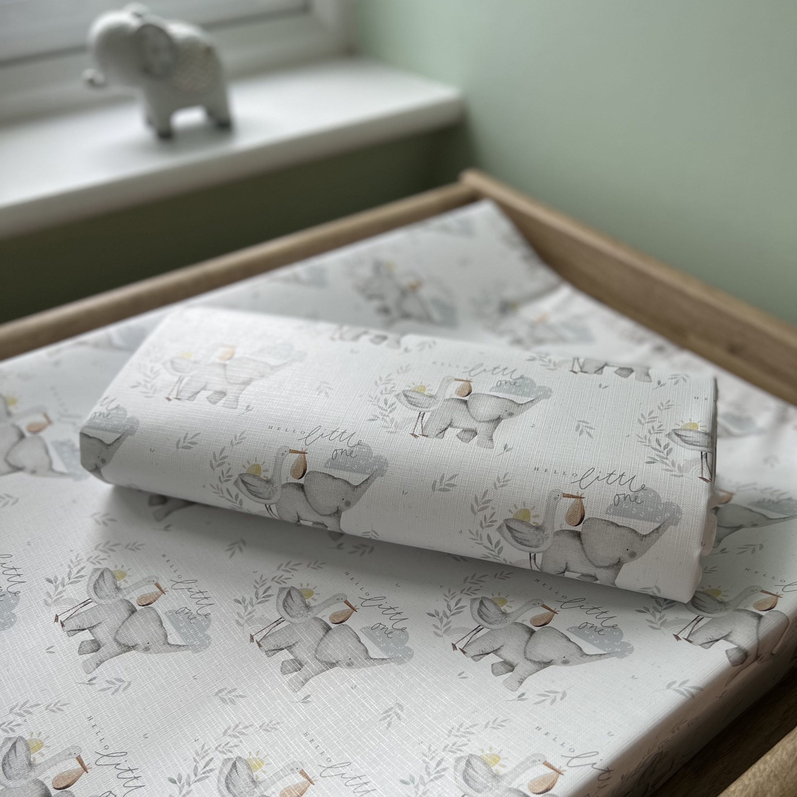 Hello Little One Anti-Roll Changing Mat - Image 3