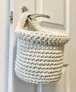 Crochet hanging bag