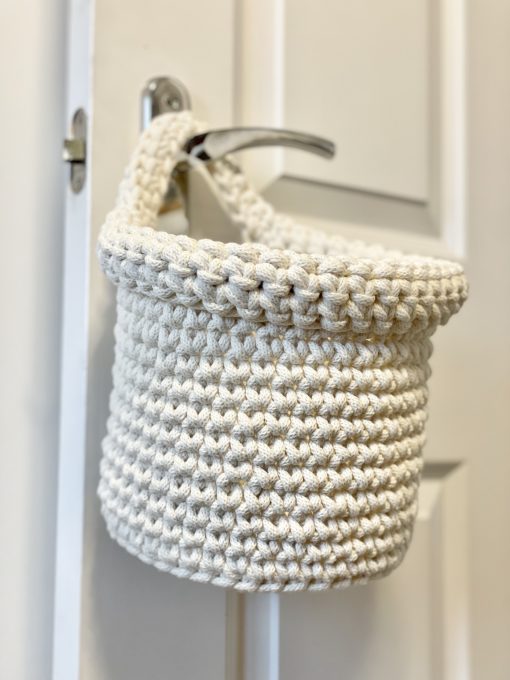Crochet hanging bag