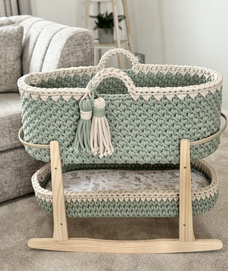 Infinity Crochet Moses Basket - Three Little Cubs