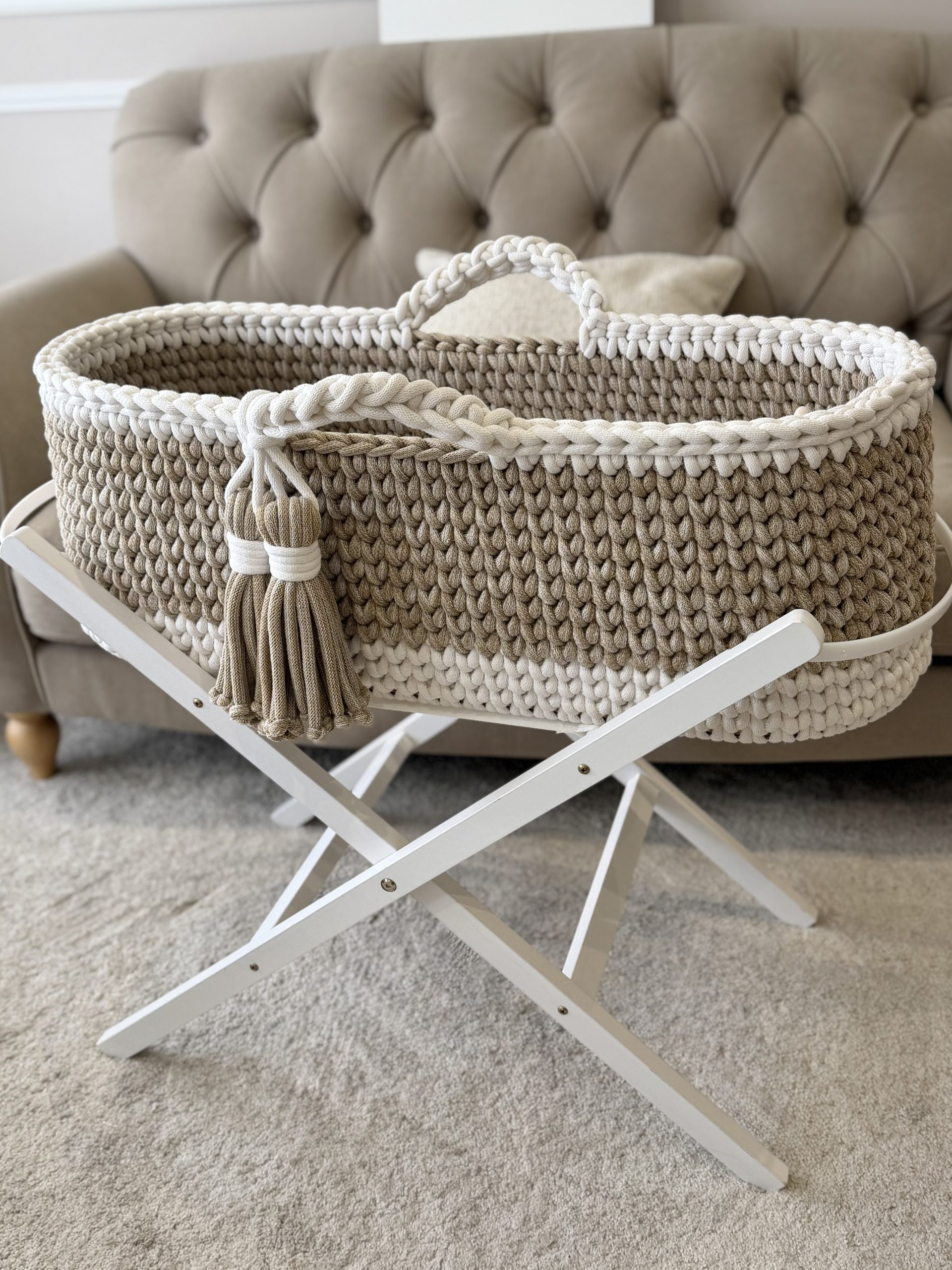 Classic Moses Basket Cappuccino and Porcelain